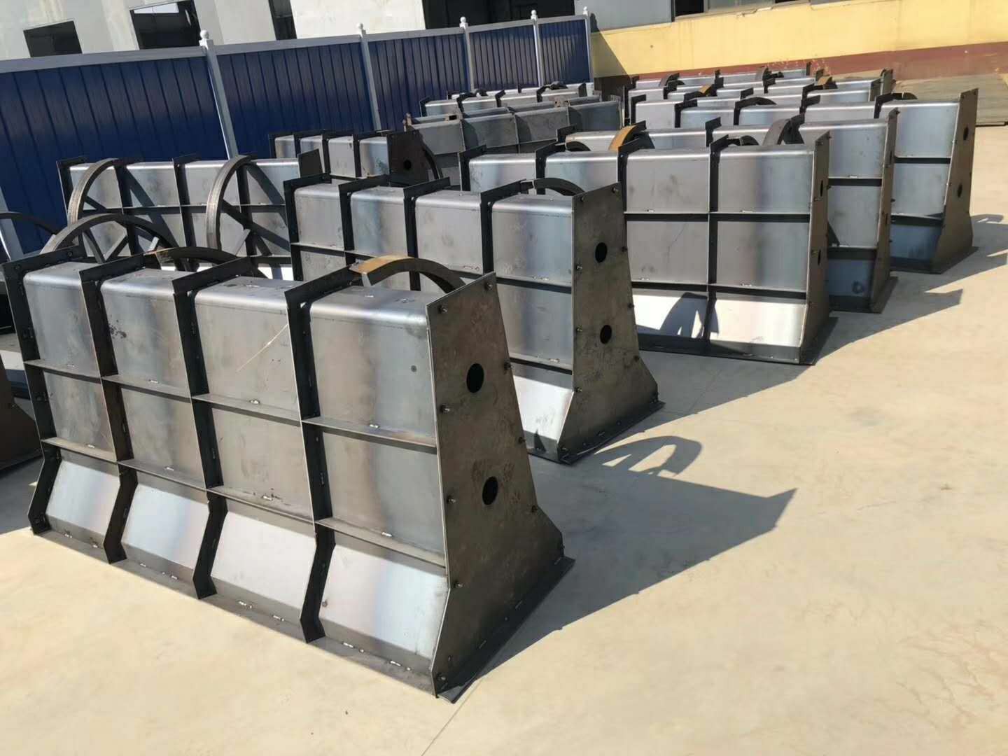 預制隔離墩模具